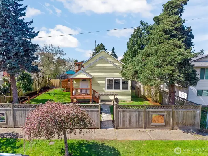 Welcome to this fully fenced West Seattle Home