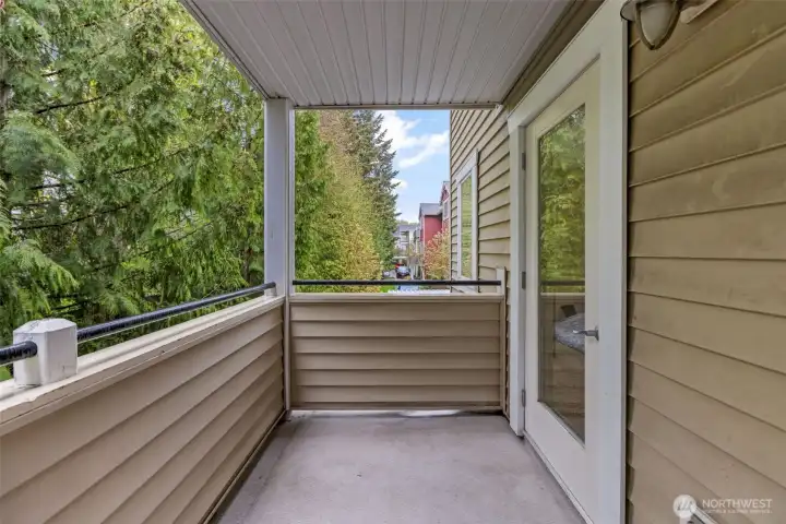 End unit private balcony