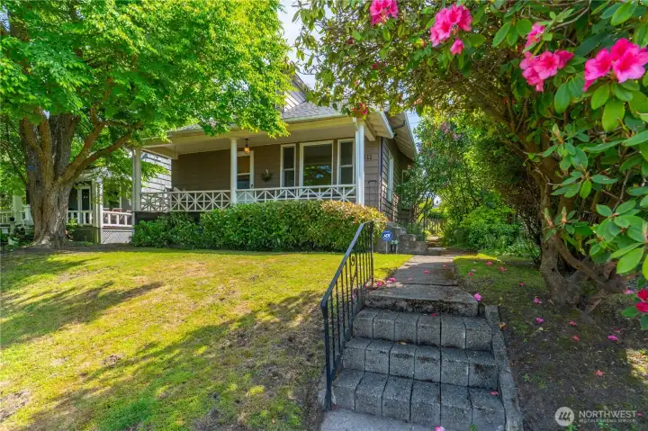 Welcome home to North Slope in Tacoma