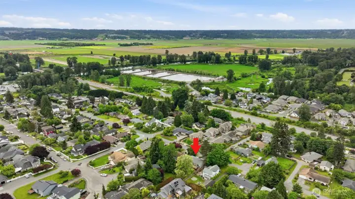 Walking distance to all Downtown Snohomish shops and restaurants