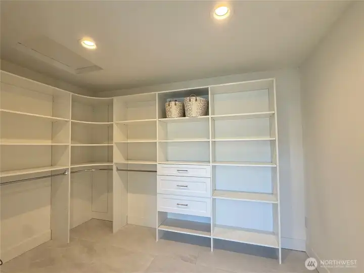 Primary Bedroom Walk in Closet!