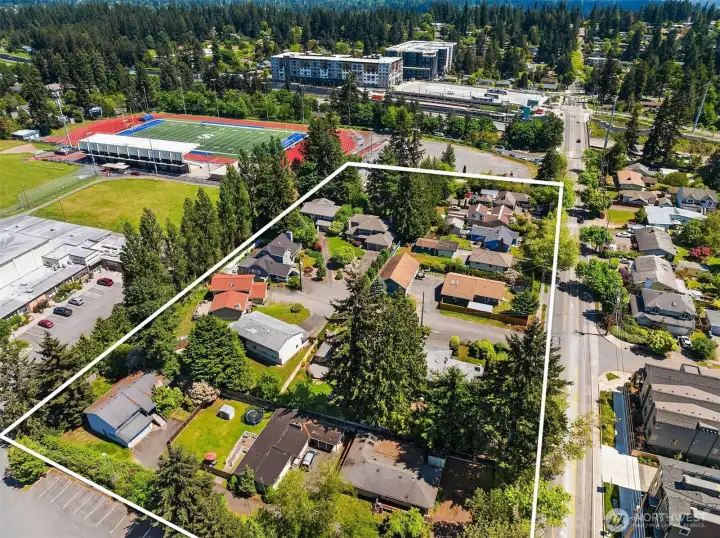 The Echo Lake Garden outlined, a uniquely-positioned subdivision that offers a large-scale assemblage opportunity for future redevelopment