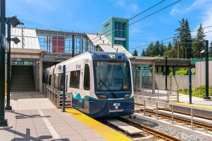 The Shoreline North/185th Station places Downtown Seattle approximately 25 minutes away by rail while connecting the property to one of the region's expanding transit networks.