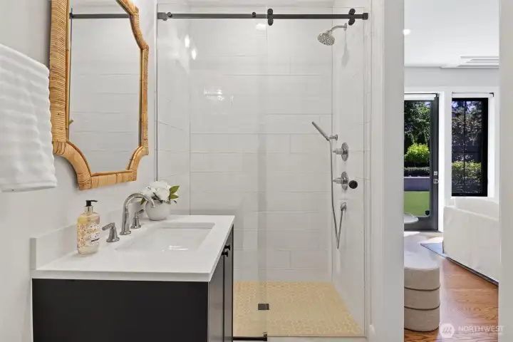 Bedroom #1 Ensuite 3/4 bath