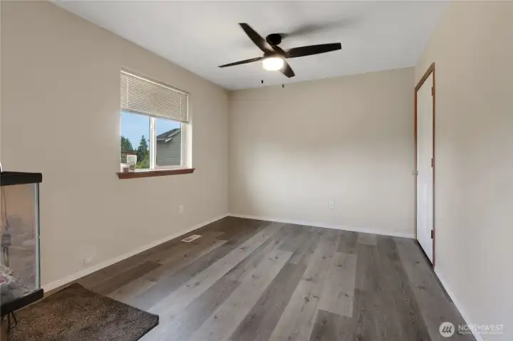 Another secondary bedroom