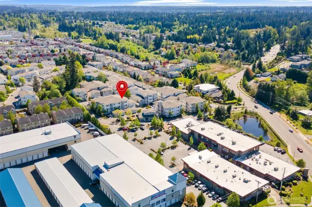 Close to restaurants & stores