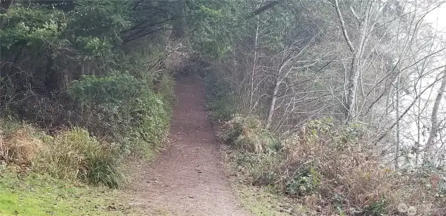 Well maintained trails linking all 5 beaches