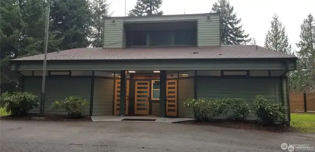 Club house. Pool, Lockers, showers
