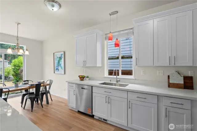 All brand new SS appliances, quartz countertops, & 40" shaker cabinets!