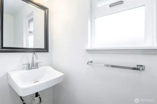 Primary bedroom half bath.
