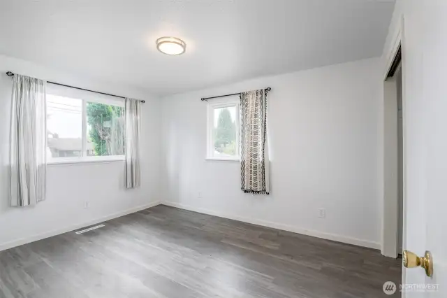 Second bedroom.
