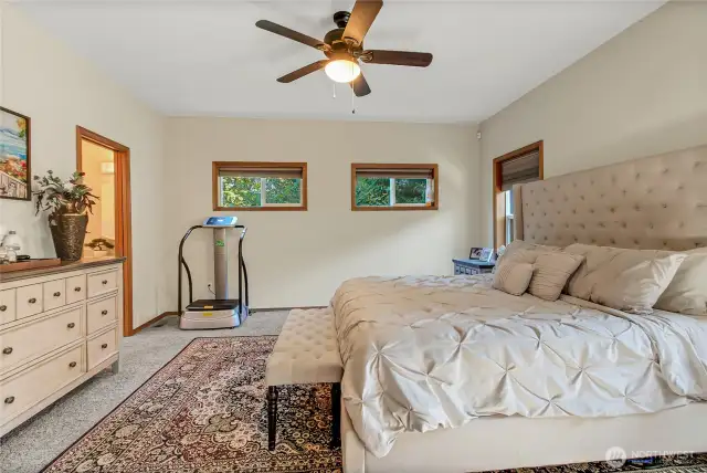 Very nice sized primary bedroom upstairs