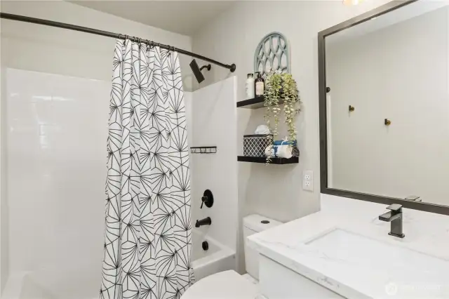 Lower Level Full En Suite