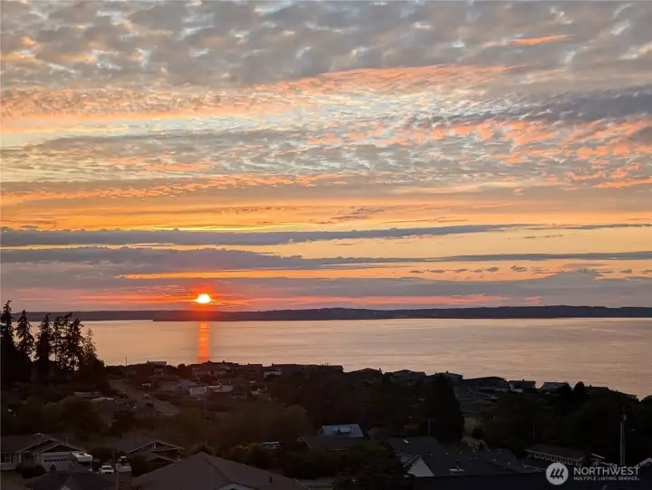 Just another sunset from Gladstone Drive!