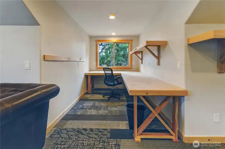 Team-ready workspace with a second built-in desk, designed for collaboration and productivity