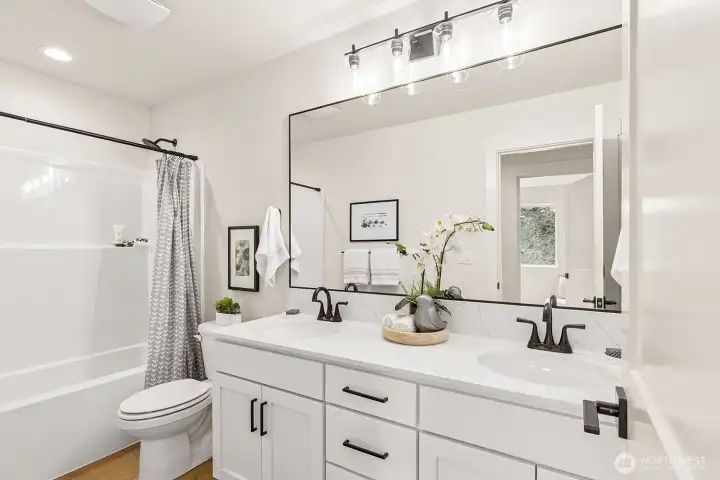 Photo of second story main bathroom on lot 4 at Moorlands Grove.