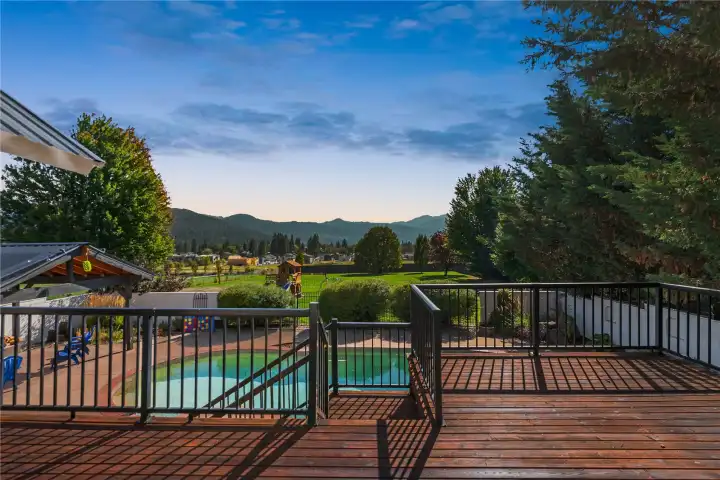 Set on a private acre in Leavenworth’s Ski Hill neighborhood Set on a private acre in Leavenworth’s Ski Hill neighborhood