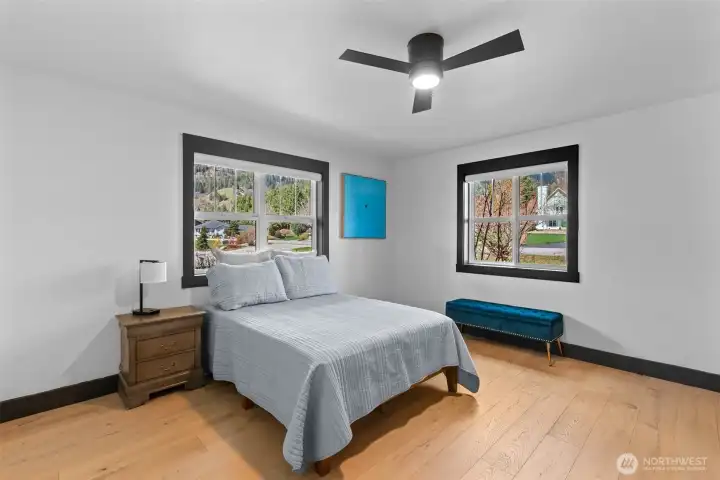 Comfortable bedroom with natural light and a layout ideal for guests or everyday living