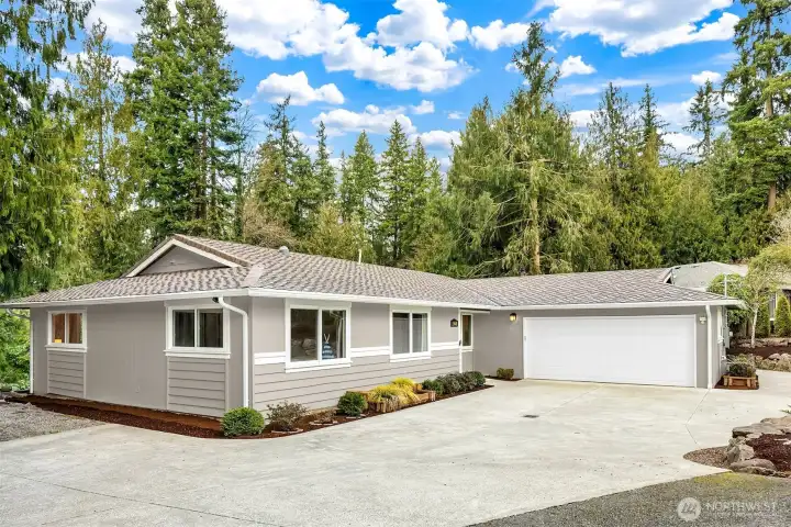 Welcome to the highly desirable and rare private beach community of Waverly Hills in Sammamish. Here is a rendition of the home potentially painted a more neutral tone.