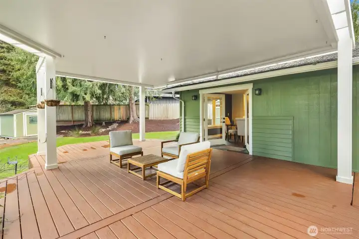 A great space for year-around outdoor living, BBQ's, dining al fresco, and Summer conversations.