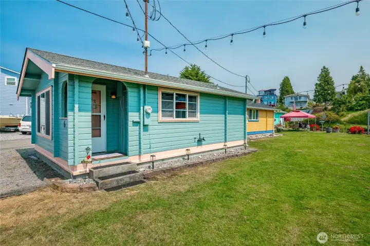 Units have comcast cable access