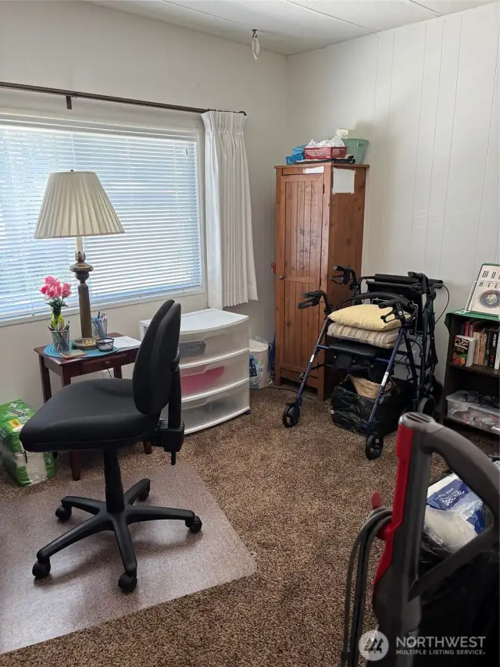 Office or 2nd bedroom space 424 Office or 2nd bedroom space 424