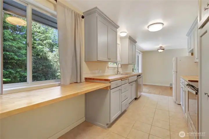 Extra counter space makes for the perfect desk area or drop zone Extra counter space makes for the perfect desk area or drop zone