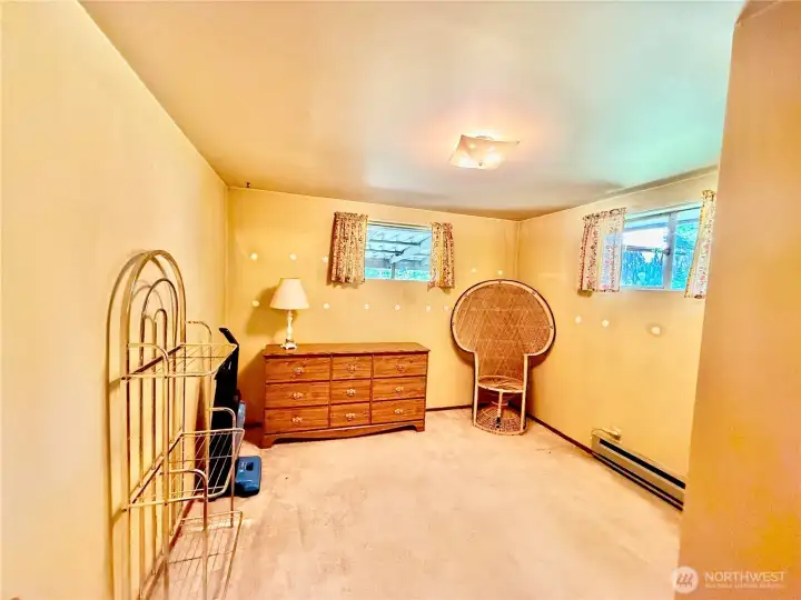 2nd bedroom