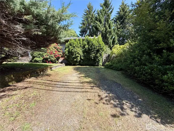 2nd driveway for parking