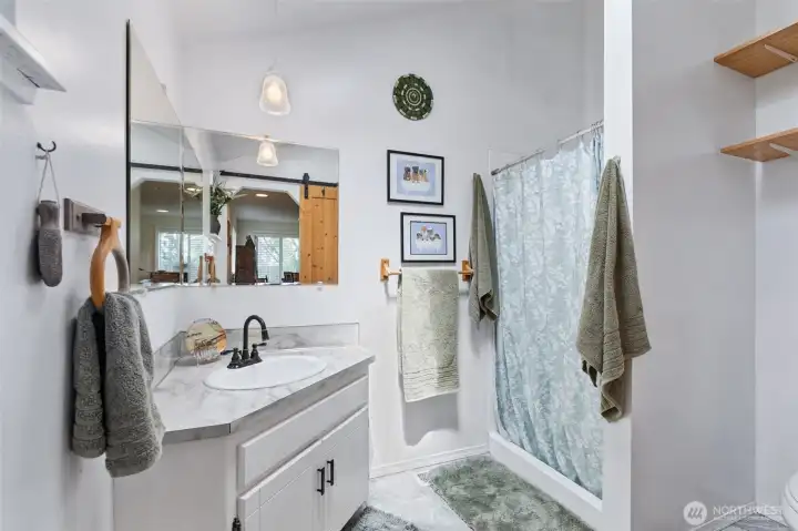 Primary bath