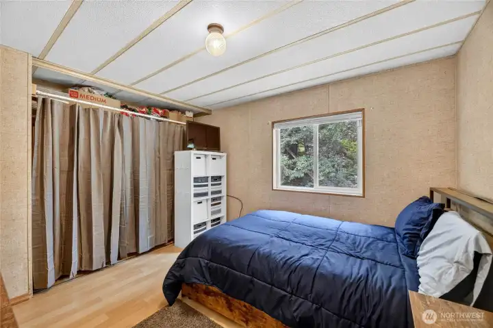 Spacious bedroom with lots of closet space