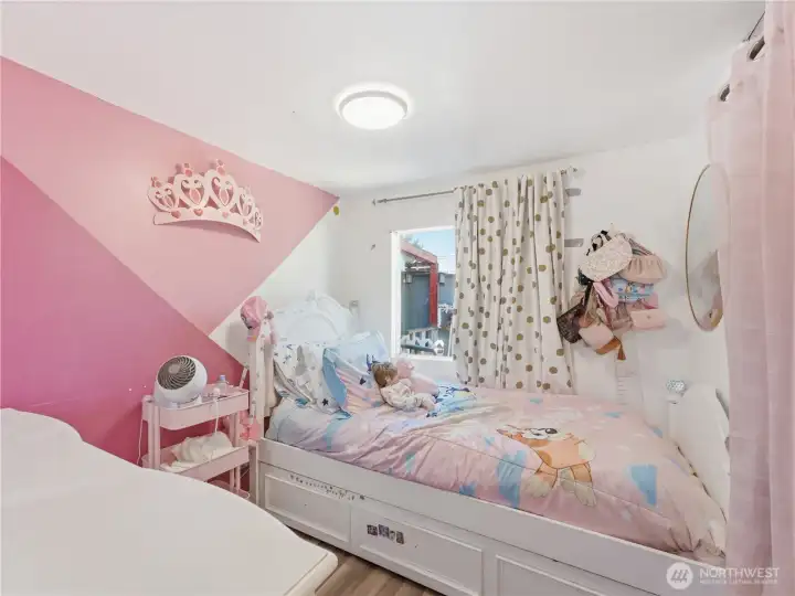 Second bedroom perfect for guests, home office, or hobby room. Second bedroom perfect for guests, home office, or hobby room.