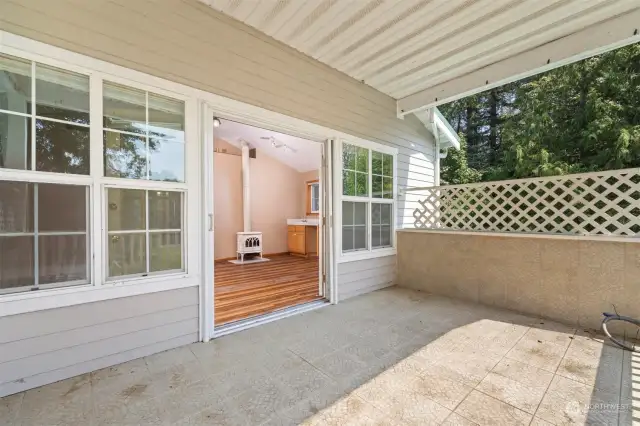 French doors to Lanai off primary bedroom.