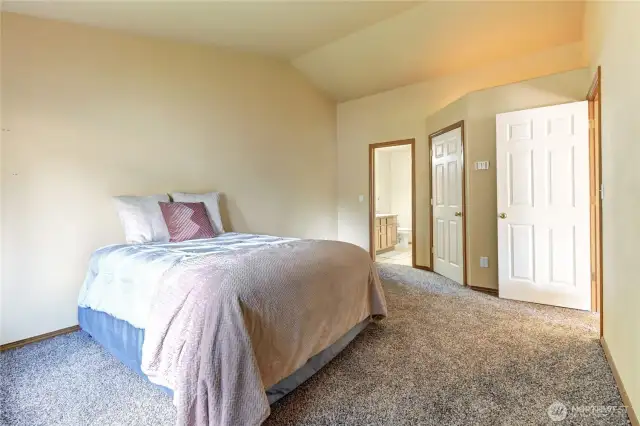Enormous Primary bedroom