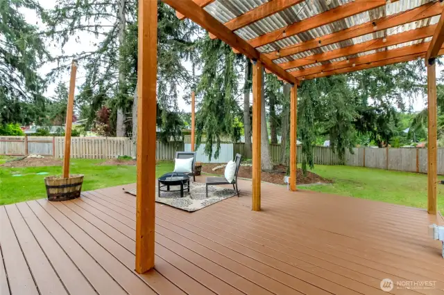 Newer composite deck.