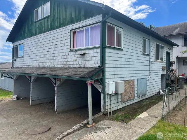 3-carport under single family house