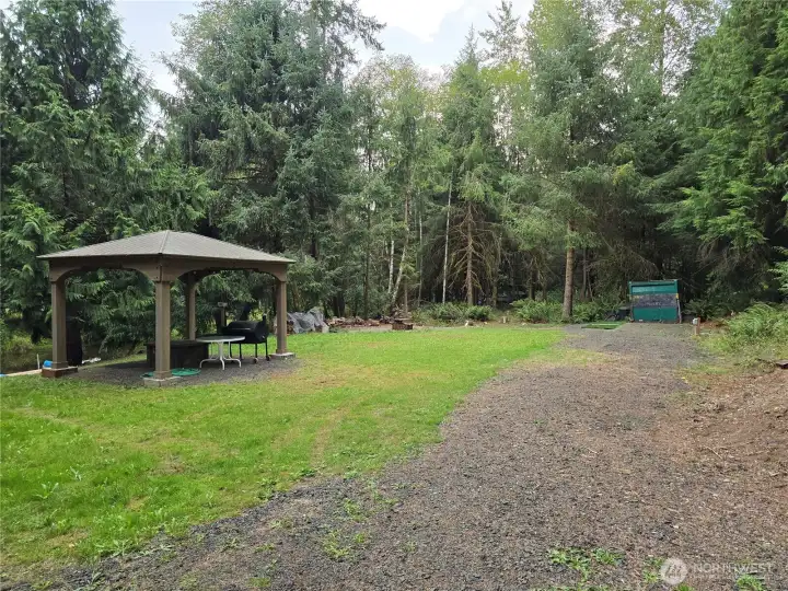 Large gravel pad for RV