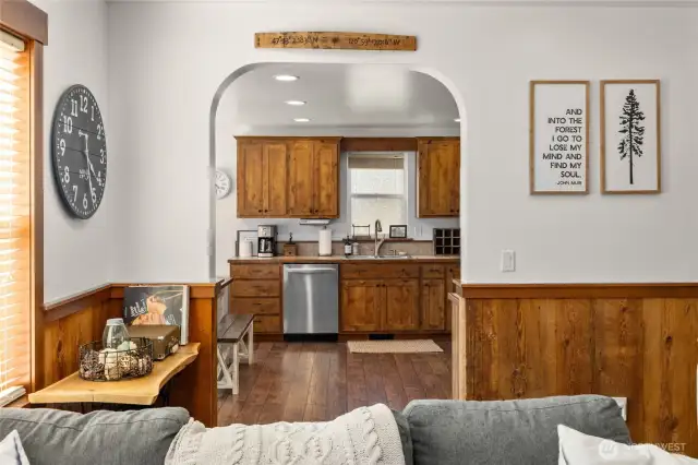 Love the rounded doorways.