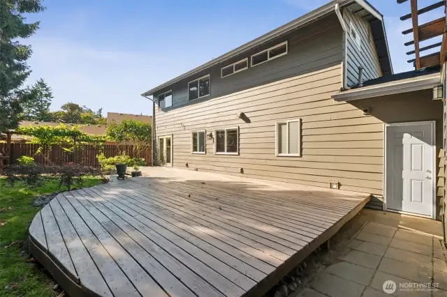 GREAT large patio! Imagine your outdoor furniture here!