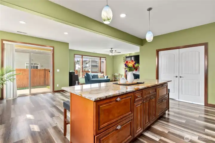 Oversized island that is perfect for entertaining