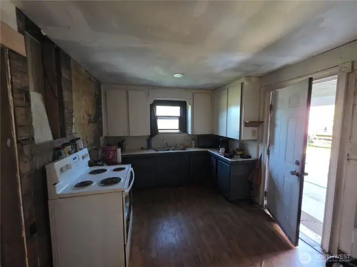 1 story homes kitchen