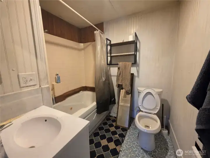 1 story home bathroom