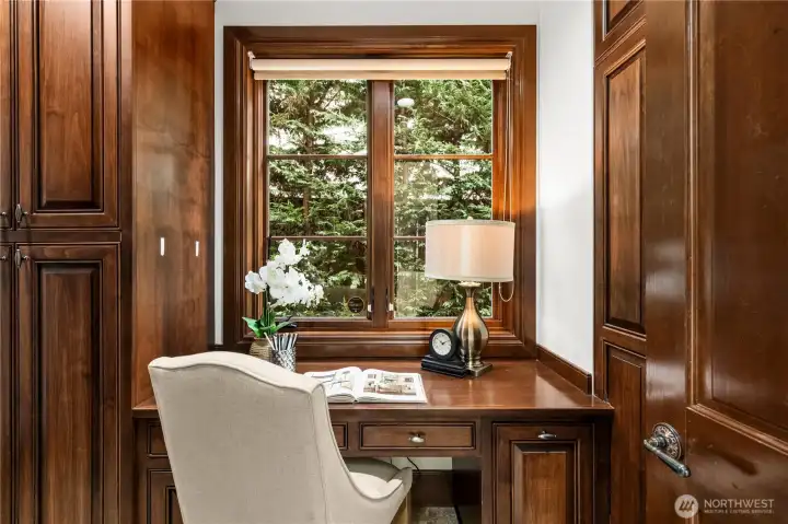 a study area on main and it can be 2nd office