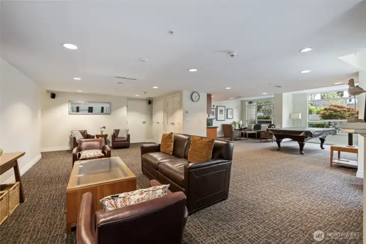 Large Lounge for relaxation and parties