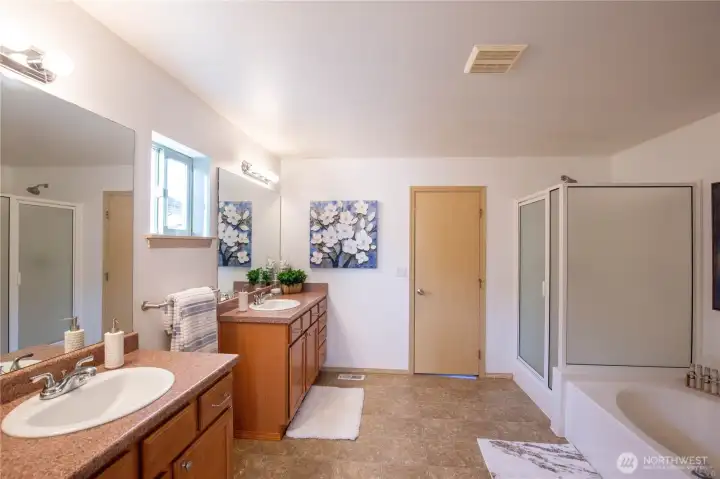 You'll love this primary bathroom suite.