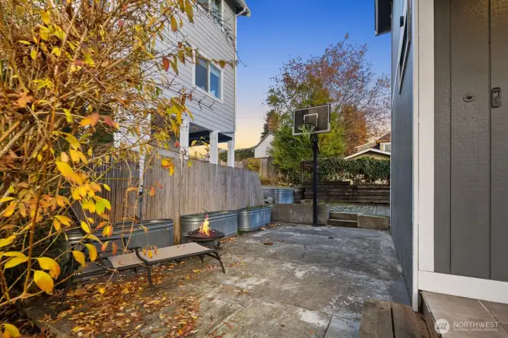Side Courtyard