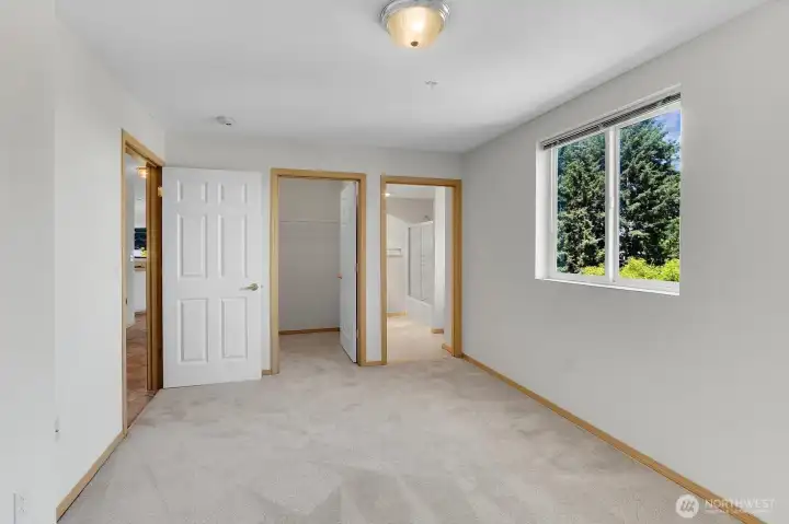 Primary bedroom with attached full bath and a walk-in closet! Primary bedroom with attached full bath and a walk-in closet!