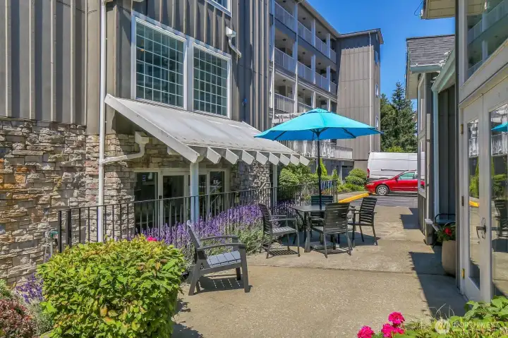 This is a very well maintained and managed community with plenty of amenities and a strong HOA. This is a very well maintained and managed community with plenty of amenities and a strong HOA.