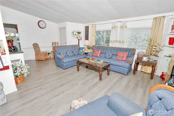 Spacious Livingroom Spacious Livingroom
