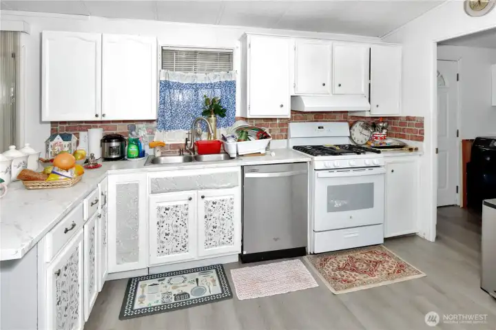 Kitchen with Pantry Kitchen with Pantry